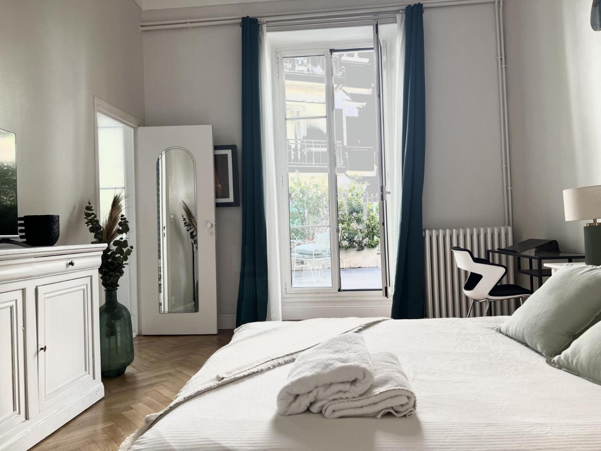 Superbe Appartement De 105 M2, Hyper Centre Avec Terrasse, Parking, A 5 Min De La Mer 尼斯 外观 照片